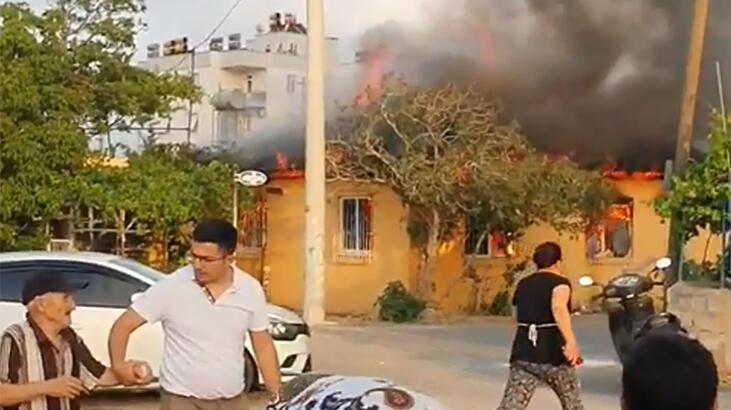Antalya’da gecekondu alev alev yandı