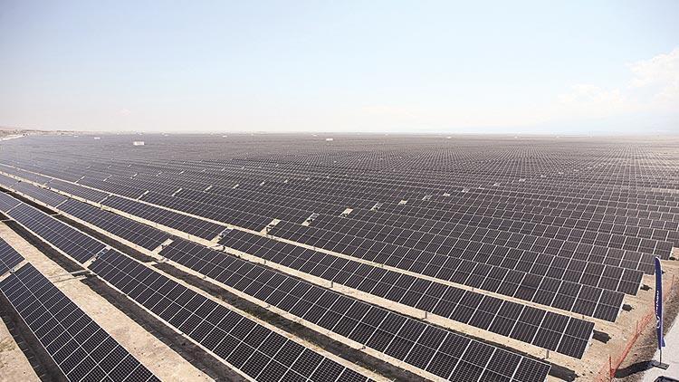 1 yılda 1 milyon güneş paneli üretti