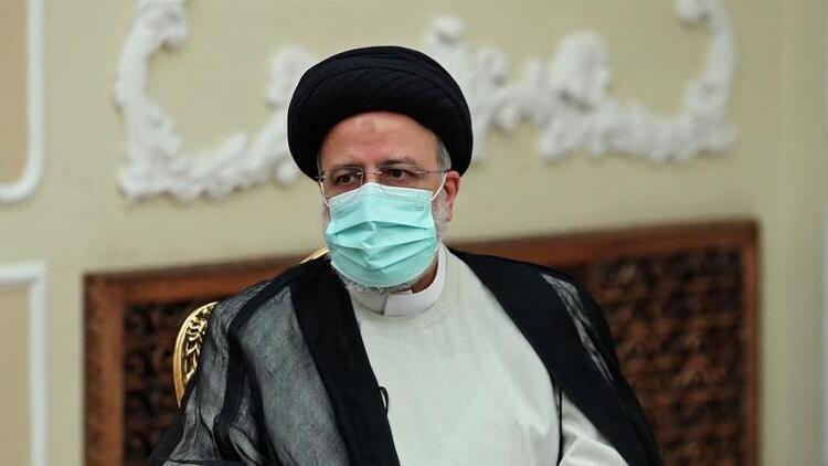 İran’da Cumhurbaşkanı seçilen Reisi yemin ederek resmen görevine başladı