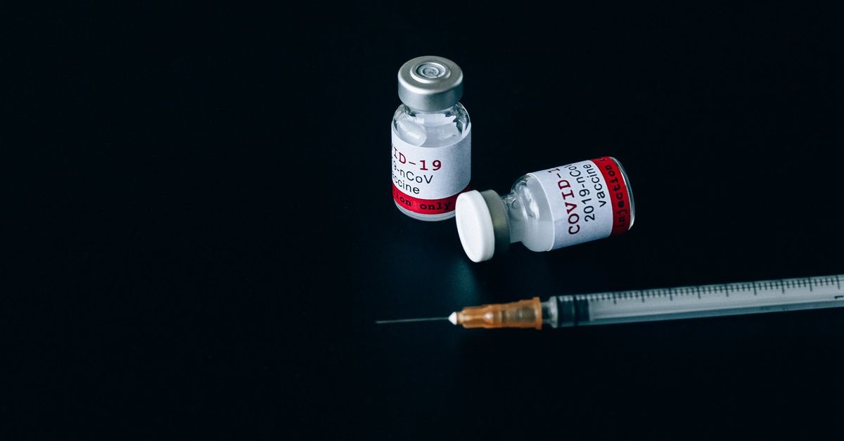 NYT: FDA, Pfizer/BioNTech’in Kovid-19 aşısına gelecek ay tam onay verebilir
