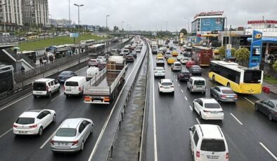 İstanbul’da Baş Döndüren Pazartesi Trafik Yoğunluğu