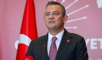 CHP Genel Başkanı Özgür Özel’in Ayağı Kırıldı