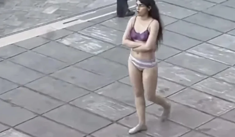 “İran’da Başörtüsü Protestosu Nedeniyle Gözaltına Alınan Kadın, Sağlık Gerekçesiyle Serbest Bırakıldı”