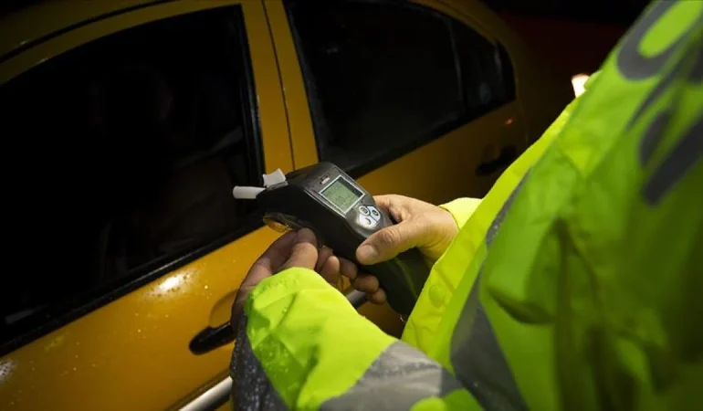 Trafikte Alkollü Araç Kullananlara Hapis Cezası Yolda