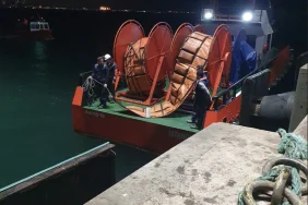 0 9 - Ambarlı Limanı’nda Gemi Yan Yattı: Personel Tahliye Edildi, Deniz Kirliliği Riski Kontrol Altına Alındı