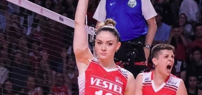 Zehra Güneş ve Ebrar Karakurt en zengin voleybolcular listesinde!