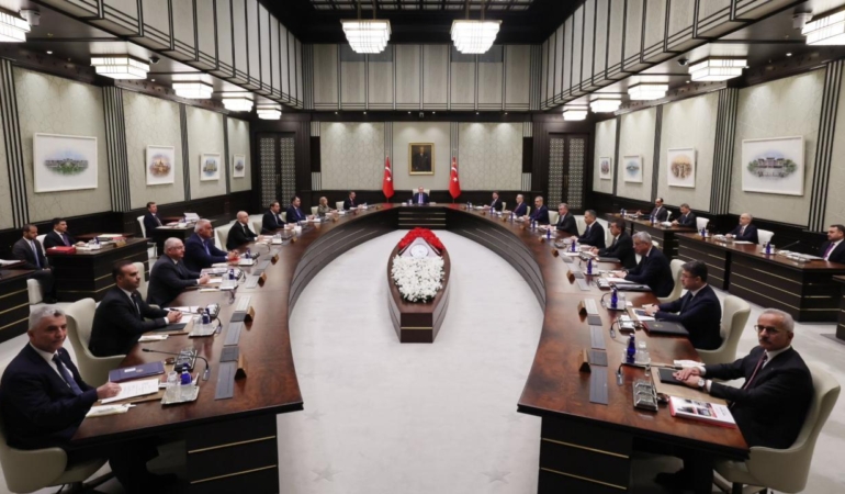 Kabine Beştepe’de Toplanıyor: En Düşük Emekli Maaşı İçin Gözler Kararlarda