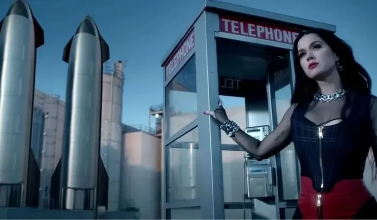 KATY PERRY UZAYA GİDİYOR!