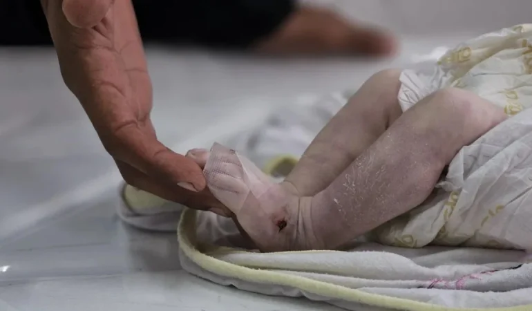 GAZZE’DE 6 BEBEK SOĞUK NEDENİYLE HAYATINI KAYBETTİ