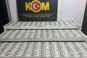 Mersin’de Matbaa Kurup Sahte Dolar Basan Şebeke Çökertildi 4 dolar