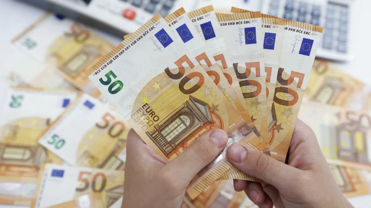 EURO TARİHİ ZİRVEYİ GÖRDÜ: 40 LİRAYI GEÇTİ 2 euro
