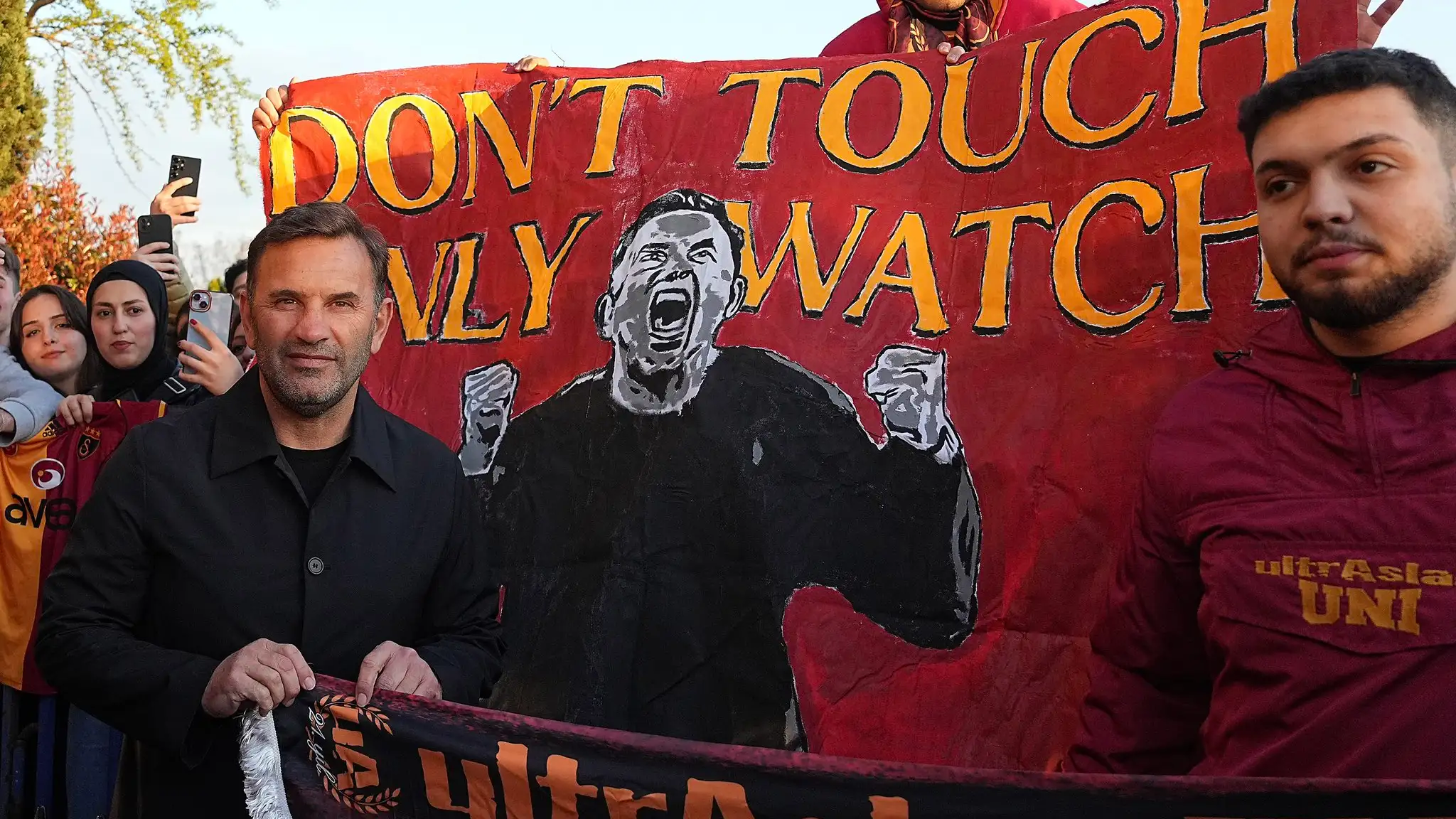 GALATASARAY, SAMSUN'DA ÇİÇEKLERLE KARŞILANDI! 5 GoL-aDcWYAENbj0.jpg