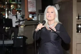 GÖNÜL YAZAR SEVENLERİNİ ÜZDÜ: SAĞLIĞIYLA MÜCADELE EDİYOR 4 bes