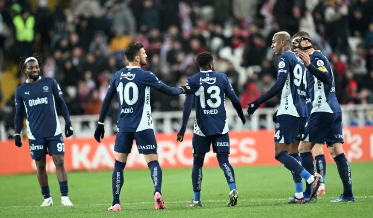 FENERBAHÇE, SİVASSPOR’U 3-1 MAĞLUP ETTİ: GOLLER TADIC VE TALISCA’DAN