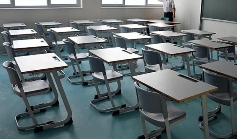 İSTANBUL VALİLİĞİ: “TEK BİR ÖĞRETMEN AÇIĞA ALINMAMIŞTIR”