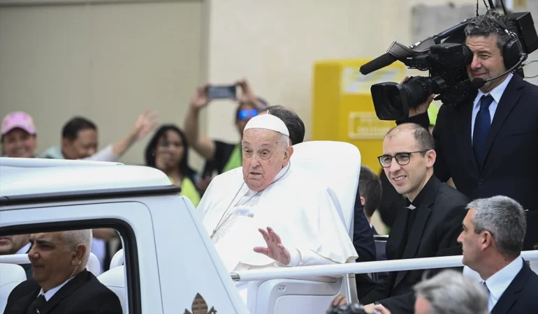 PAPA FRANCIS HAYATINI KAYBETTİ: VATİKAN’DA YENİ DÖNEM BAŞLIYOR