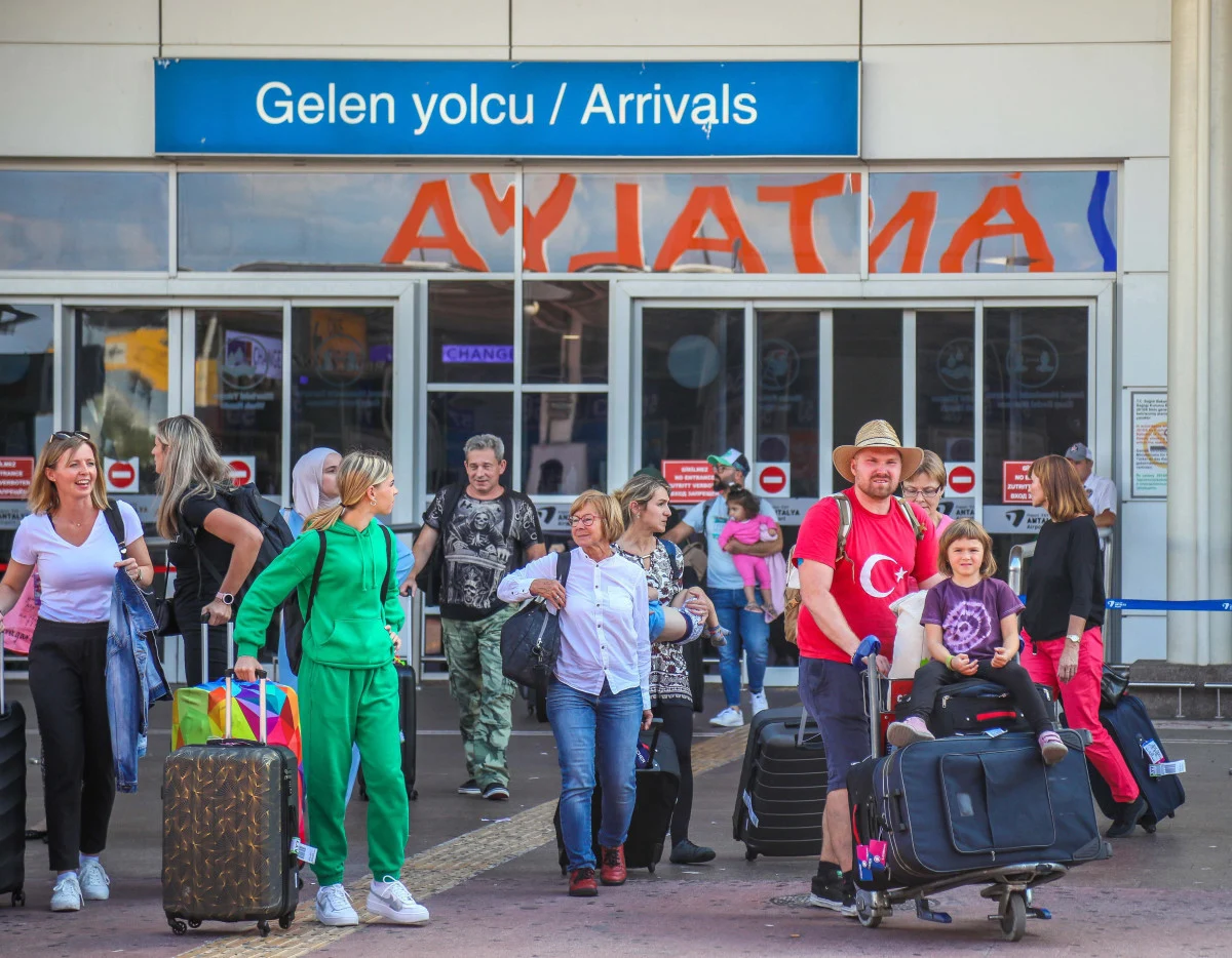 Yabancı Turist Yeni ve Yüksek Fiyatları Kabullenemedi 2 turist