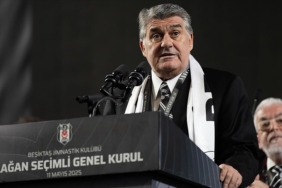 0x0-45lik-mine-tugayin-genclik-sirri-ne-haftada-2-kez-bu-3lu-karisimi-yuzune-suruyor-tek-bir-kirisigi-yok-1722173509026