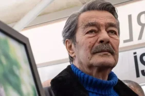 0x0-45lik-mine-tugayin-genclik-sirri-ne-haftada-2-kez-bu-3lu-karisimi-yuzune-suruyor-tek-bir-kirisigi-yok-1722173509026