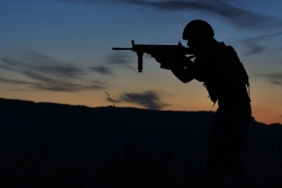 PKK KENDİNİ FESHETTİ: DÜNYADAN BENZER TERÖR ÖRGÜTÜ TASFİYE SÜREÇLERİ 7 0x0-45lik-mine-tugayin-genclik-sirri-ne-haftada-2-kez-bu-3lu-karisimi-yuzune-suruyor-tek-bir-kirisigi-yok-1722173509026