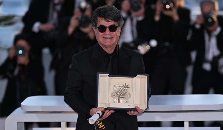 ALTIN PALMİYE İRANLI YÖNETMEN PANAHİ’YE GİTTİ