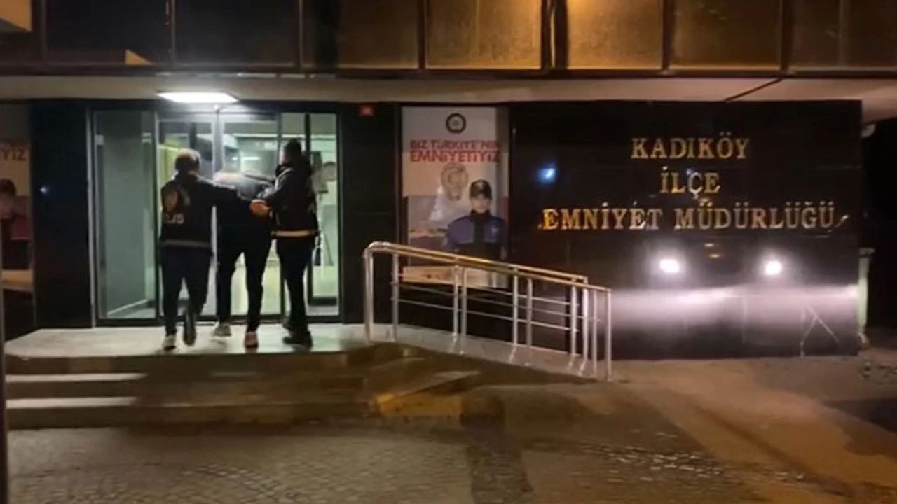 KADIKÖY’DE GALATASARAY TARAFTARINA SİLAHLI SALDIRI! 2 3-tkk9