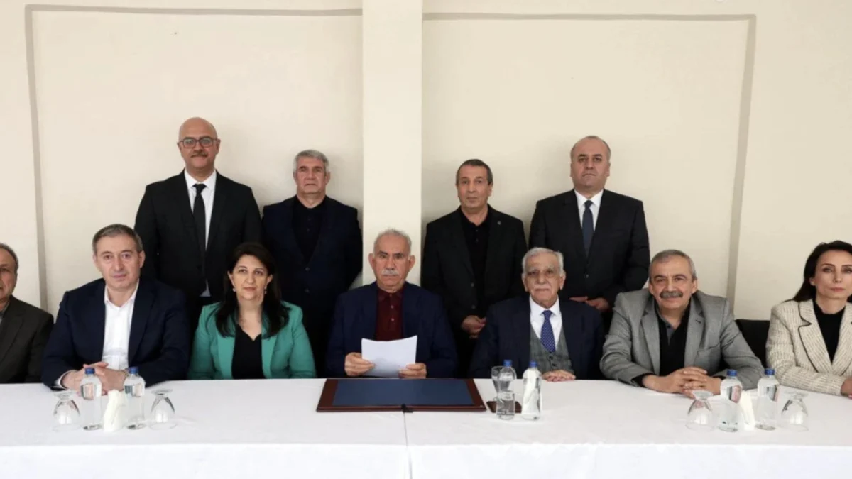 PKK SİLAH BIRAKMA KARARI ALDI 2 Terorsus-turkiue