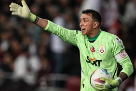 fernando-muslera-galatasaray-tarihine-gecti-bulent-korkmazin-rekoruna-ortak-oldu-mx5v