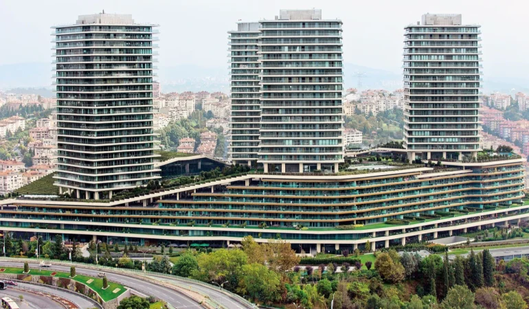 İSTANBUL’UN EN PRESTİJLİ AVM’Sİ SATIŞTA