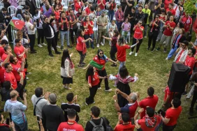 İSTANBUL’DA TRAKTÖR COŞKUSU 3 iran-ekibi-traktorde-taraftar-sampiyonlugu-istanbulda-kutladi-eax2