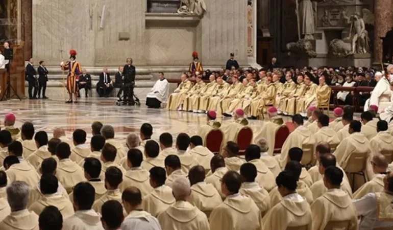 VATİKAN’DA TARİHİ SÜREÇ: YENİ PAPA’YI BELİRLEYECEK SEÇİM RESMEN BAŞLADI