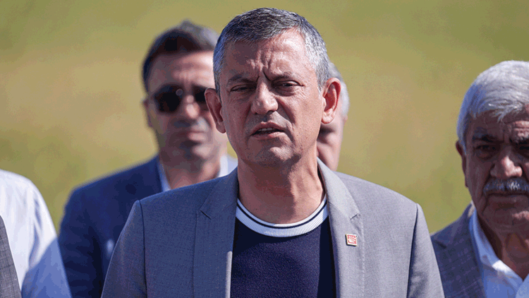 Özgür Özel’den Ferdi Zeyrek İçin Duygusal Taziye Mesajı