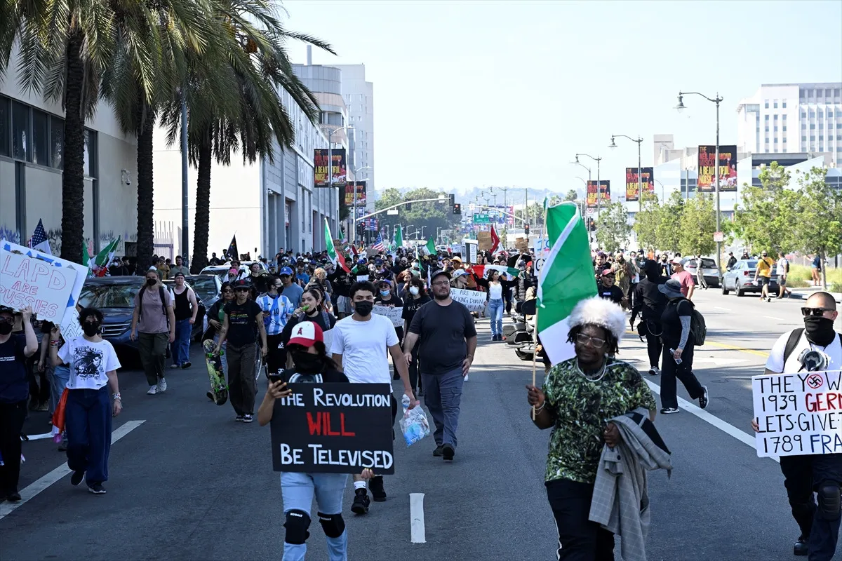 LOS ANGELES’TA SOKAĞA ÇIKMA YASAĞI 2 6848ea288eba5496__w1200xh800