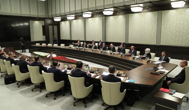 Kabine Revizyonu Kapıda: Perşembe Günü İşaret Edildi!