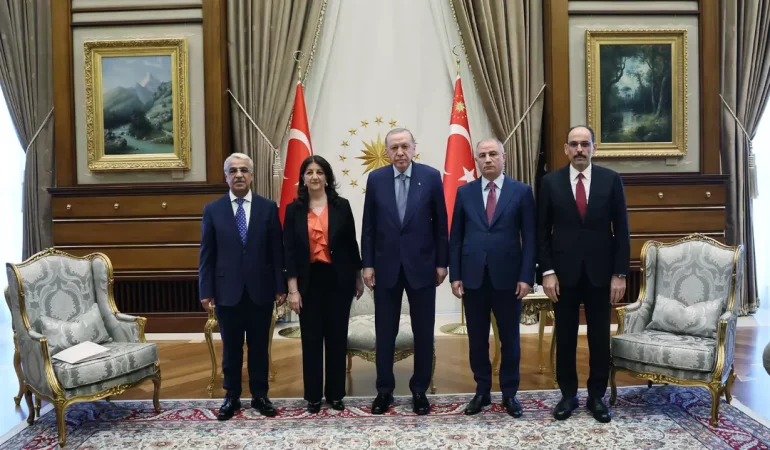 Beştepe’de Tarihi Görüşme: DEM Parti’den İlk Açıklama