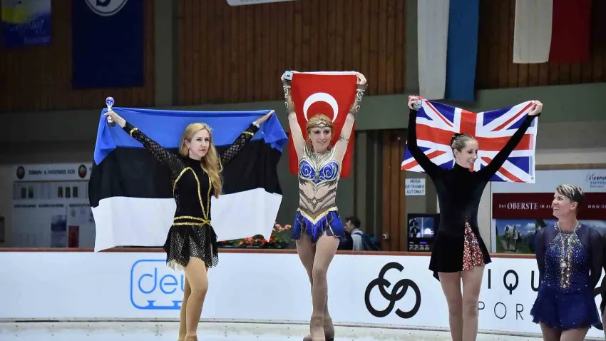 NAZ ARICI ARTİSTİK BUZ PATENİNDE DÜNYA ŞAMPİYONU OLDU 5 20250704aw490236-01-b9po_cover.jpg