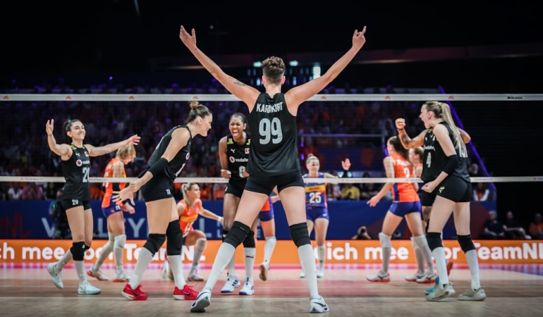 Filenin Sultanları Hollanda’yı 3-0 Mağlup Ederek Finallere Yükseldi