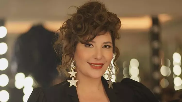 Şebnem Bozoklu’nun Esprili Üslubu Takdir Topladı