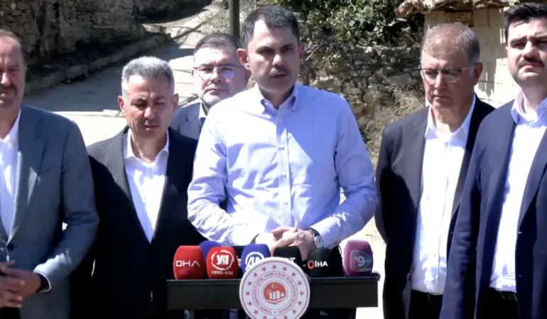 MURAT KURUM: İZMİR VE BİLECİK’TE 415 YAPI AĞIR HASAR GÖRDÜ