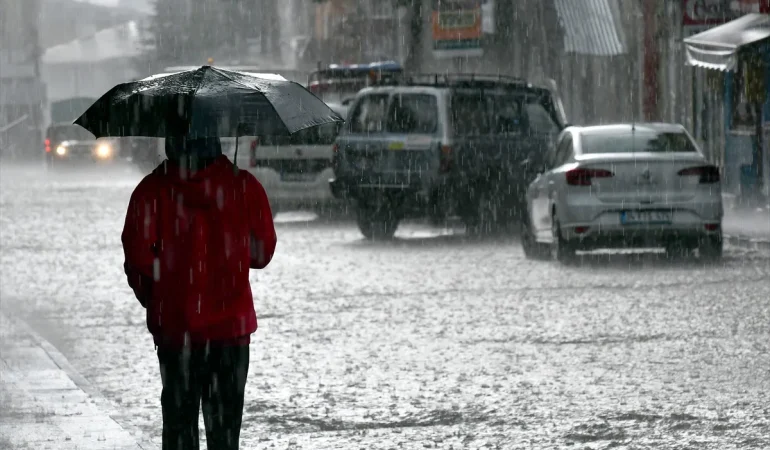 Meteoroloji Uyardı: Birçok İlde Kuvvetli Yağış Bekleniyor