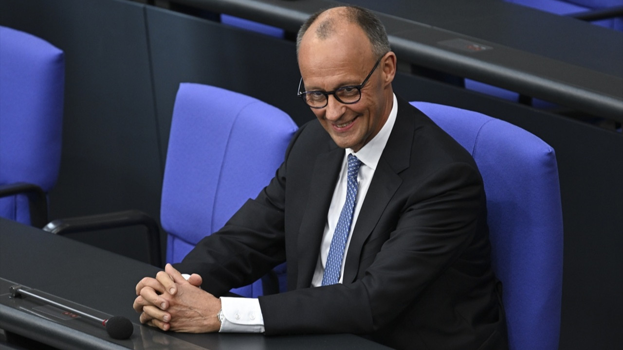 almanyada-merz-donemi-tarihe-gecen-oylamanin-ardindan-koltuguna-oturdu-hjfk