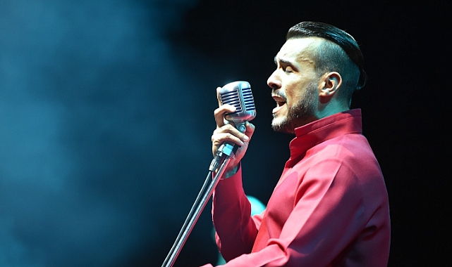 Cem Adrian 2024 Yılında Konser Rekoru Kırdı! Listenin Zirvesinde Yer Aldı