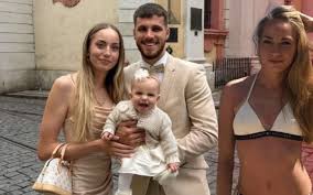 Beşiktaş’ın Yeni Yıldızı İstanbul’da! Eşi Nikola Juraskova Güzelliğiyle Dikkat Çekti