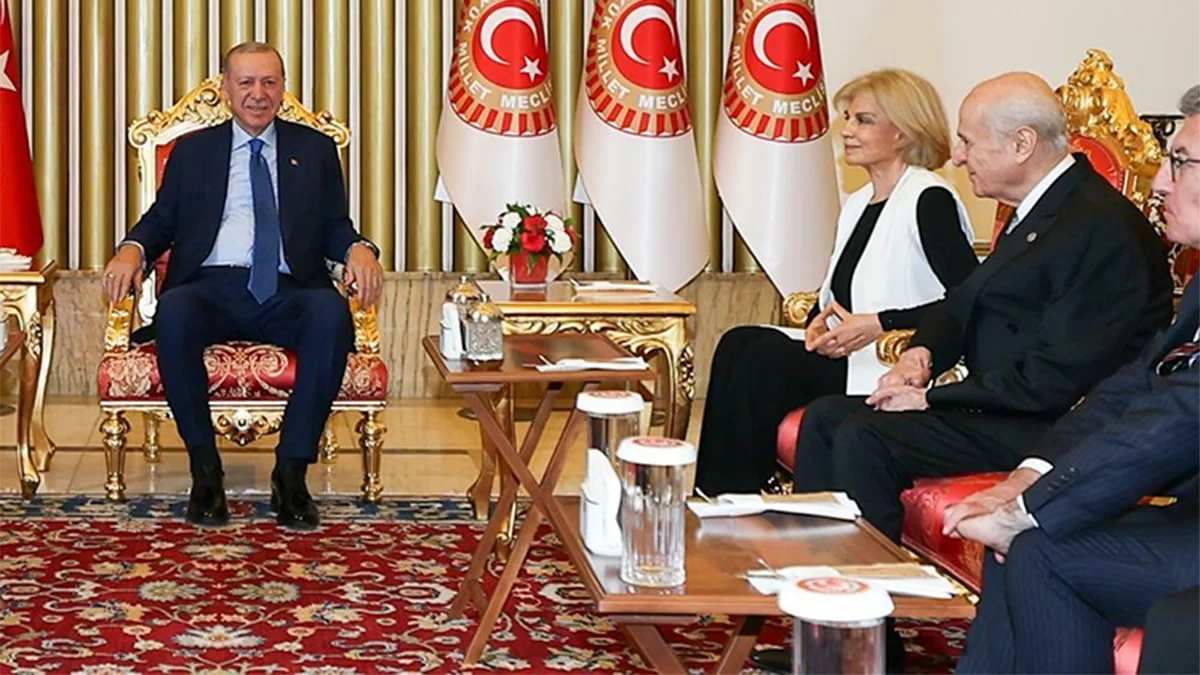 Çiller’in Erdoğan’ın Yanındaki Görüntüsü Gündem Oldu 2 foto2jpg-Z28dbyhqZ02gI6UarVZ1rg