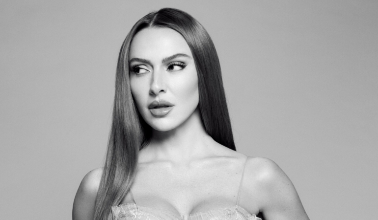 Kırışıklık Eleştirilerine Sert Tepki: Hadise’den Güçlü Mesaj