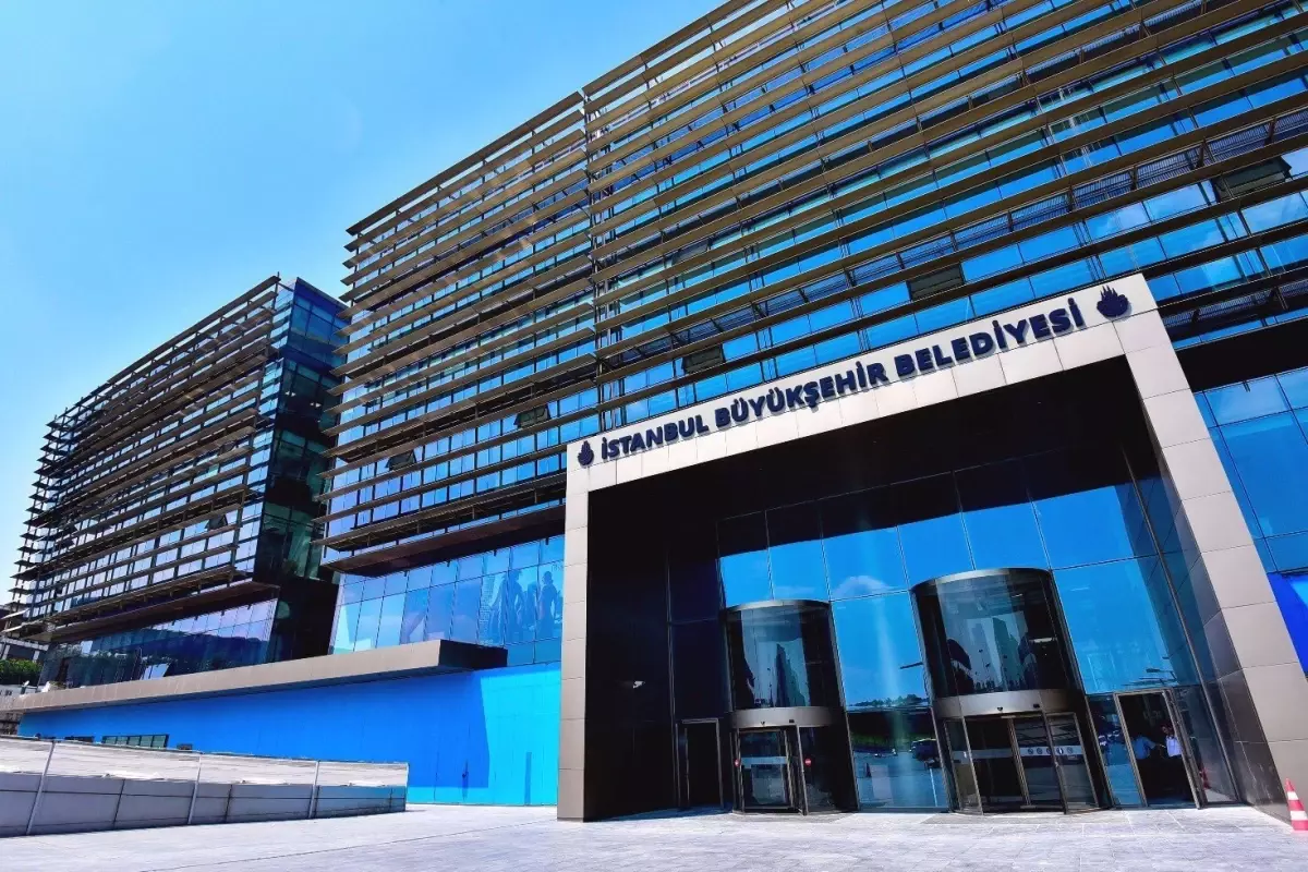 İBB'de Suç Örgütü İddiası: 25 Gözaltı Kararı 3 ibb-ye-yeni-yolsuzluk-operasyonu-25-kisi-18893929_4778_amp