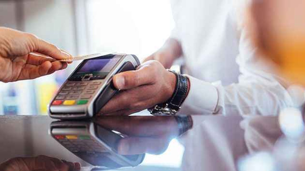 Kredi Kartı Borçlanmasında Yeni Dönem: Faiz Oranları Düşürüldü 2 kredi-karti-faiz-oranlari-dustu-mu-17280488294507