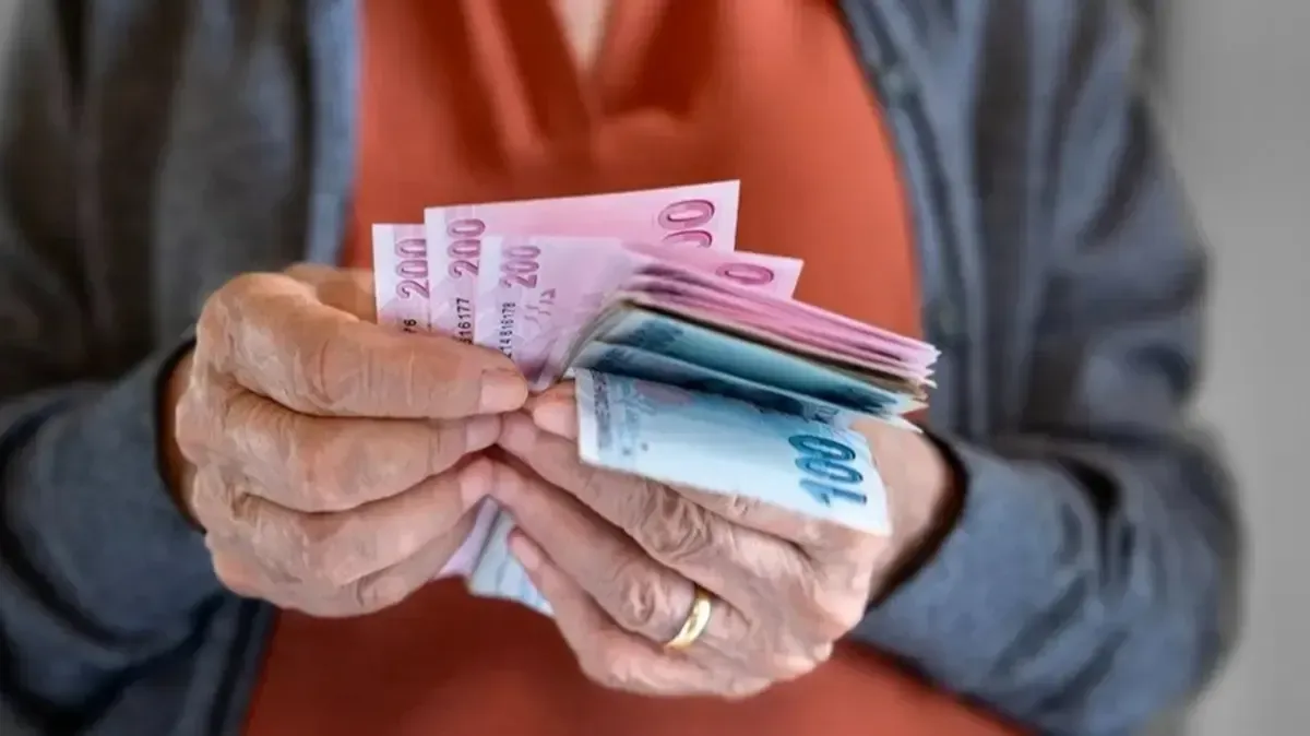 Emekliye Müjde: Maaşlar 16.881 TL’ye Yükseldi 2 t25-en-dusuk-emekli-maasi-ne-612