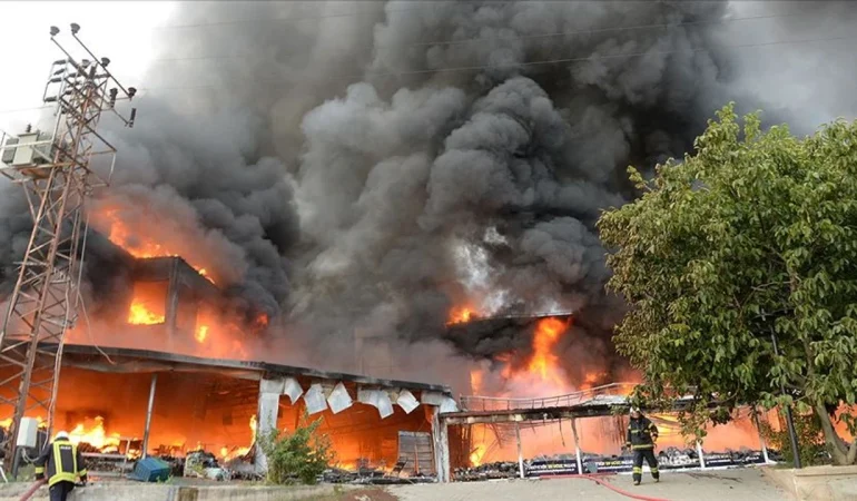 Irak’ta Faciaya Yol Açan AVM Yangını