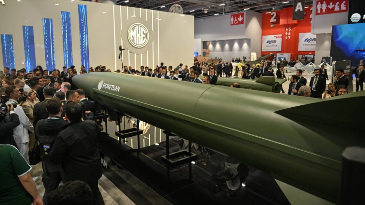 Türkiye’nin yeni hipersonik füzesi Tayfun Blok-4 tanıtıldı 4 turkiye-nin-en-buyuk-hipersonik-fuzesi-tayfun-blok-4194130_1
